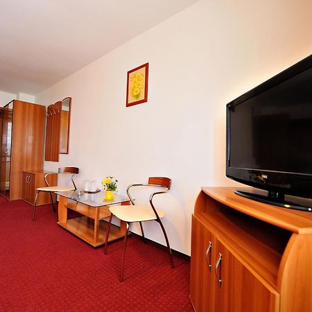 Motel Confort Floresti  外观 照片