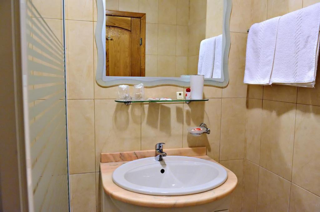 Motel Confort Floresti  客房 照片
