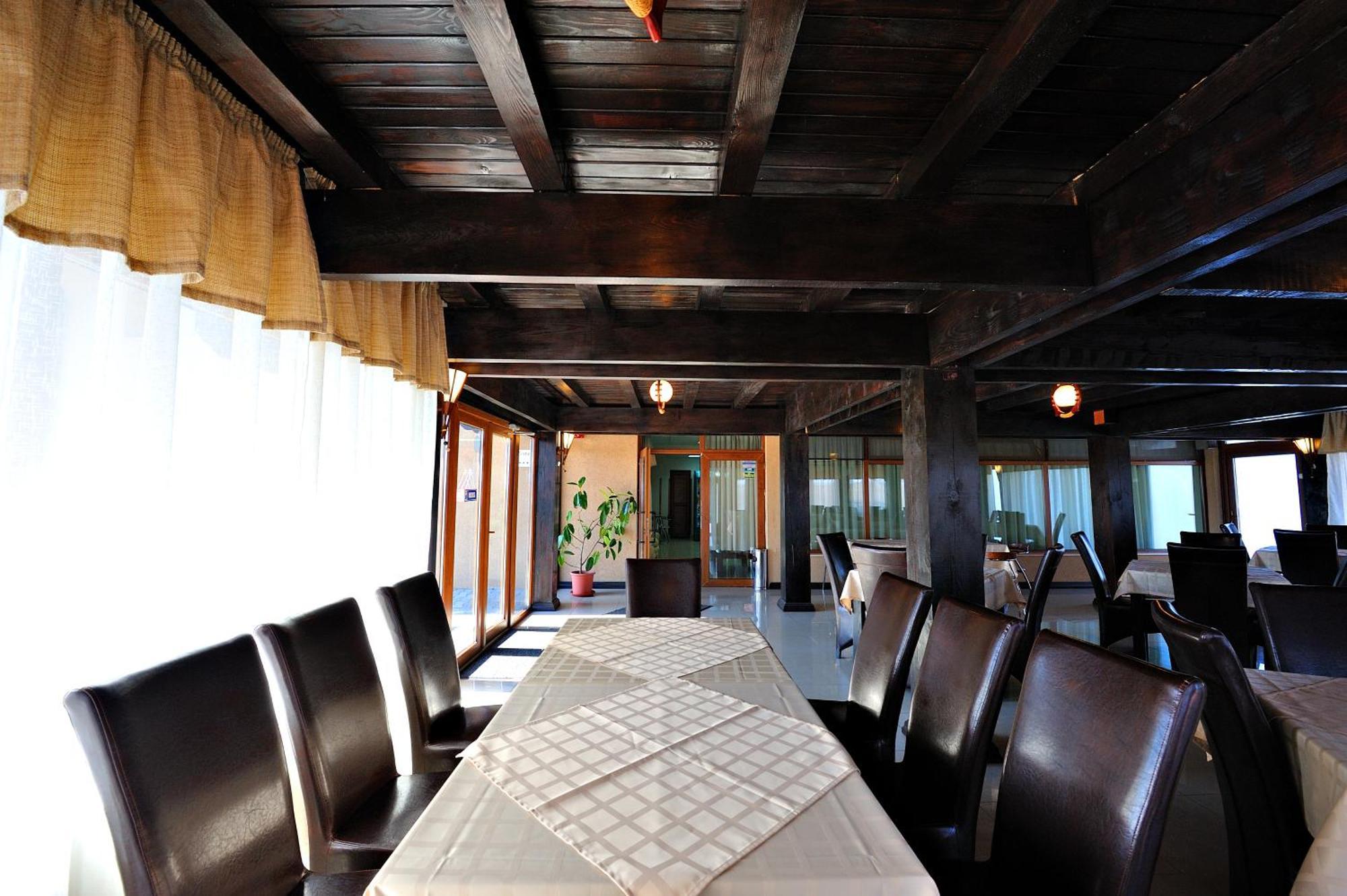 Motel Confort Floresti  外观 照片